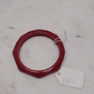 Dark Red Plastic Multifaceted Bangle Bracelet BR-1
